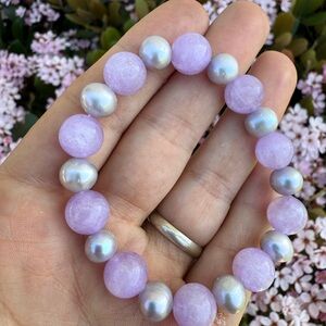 Genuine top quality Lavender Jade and Freshwater Pearl stretch bracelet